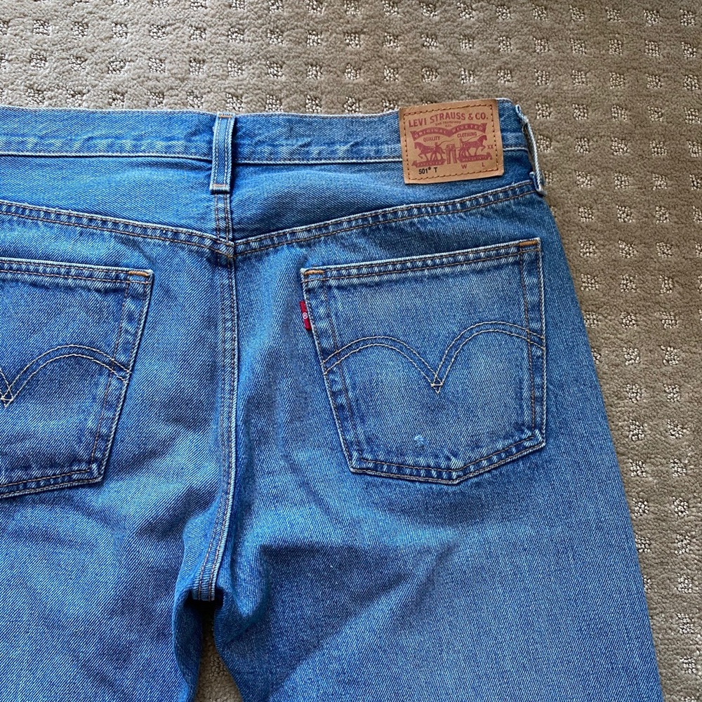 Levi 501 Mid-Rise Jean